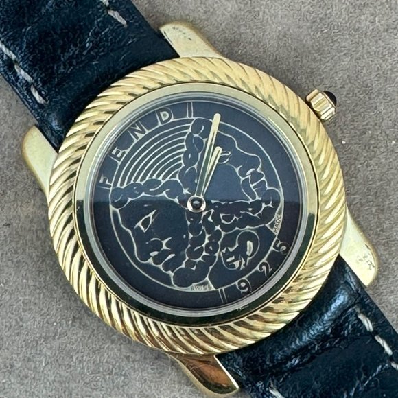 SOLD Fendi 1925 Roman Coin Watch Reverse marked FENDI 800G - Picture 4 of 11